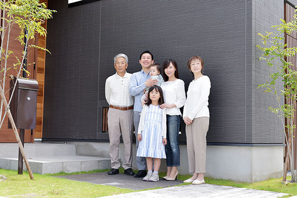 注文住宅を建てた家族